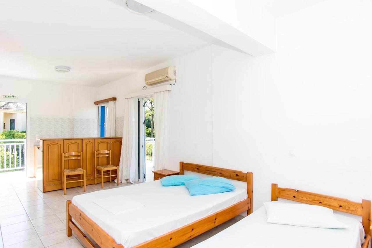 Blue White Apartments - Kefallonia Poolside Retreats Spartia  Luaran gambar