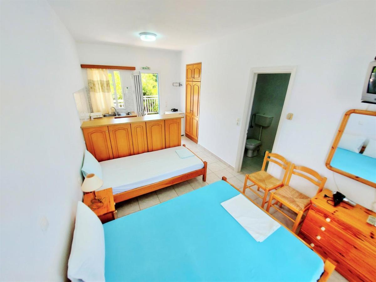Blue White Apartments - Kefallonia Poolside Retreats Spartia  Luaran gambar