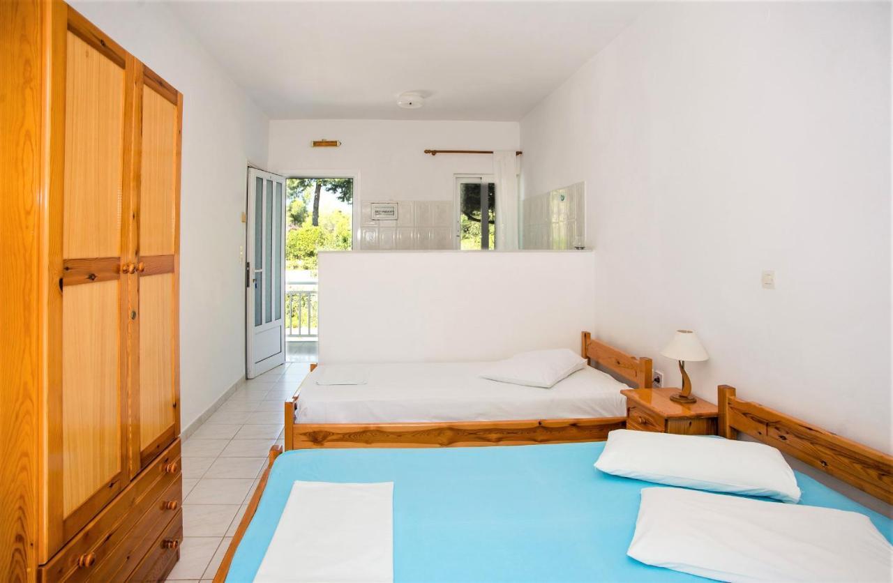 Blue White Apartments - Kefallonia Poolside Retreats Spartia  Luaran gambar