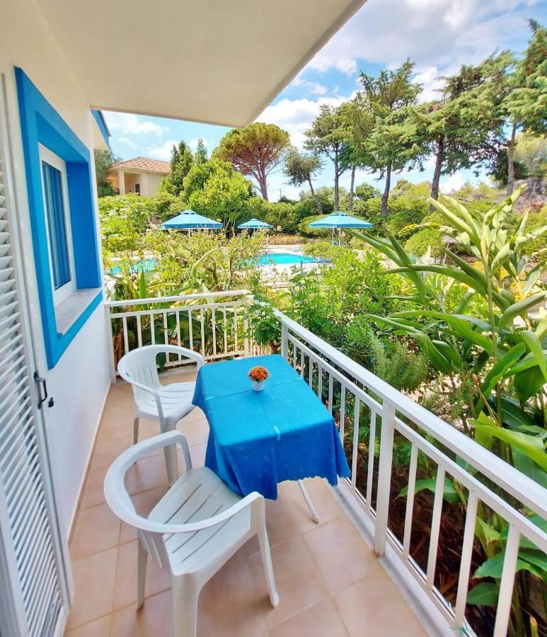 Blue White Apartments - Kefallonia Poolside Retreats Spartia  Luaran gambar